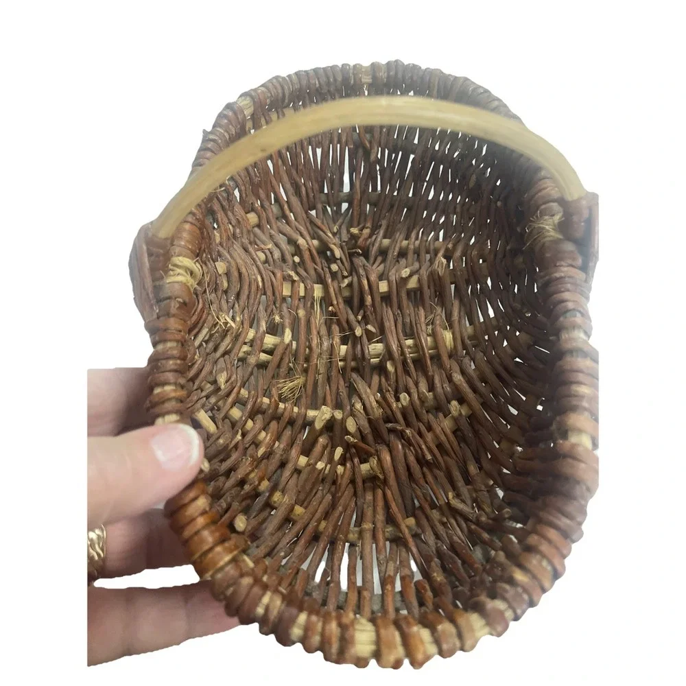 Primitive Butt Basket Woven Twig Sticks Small Antique Rustic Handmade Heritage‎
